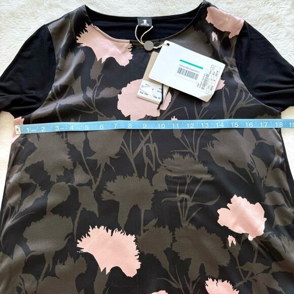 NWT!!! 1One women top size S Retail 381$ - Picture 10 of 11